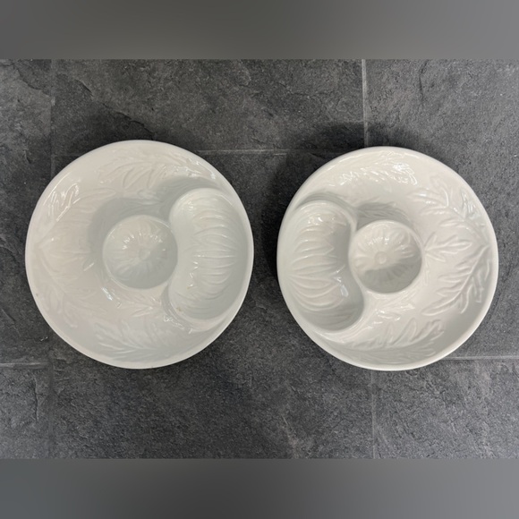 California Pottery White Artichoke Plates 352 Set of 2 - Picture 1 of 8